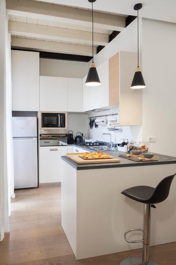 Lily Pads -Elegant Apartment- In The City Center Milano Eksteriør bilde