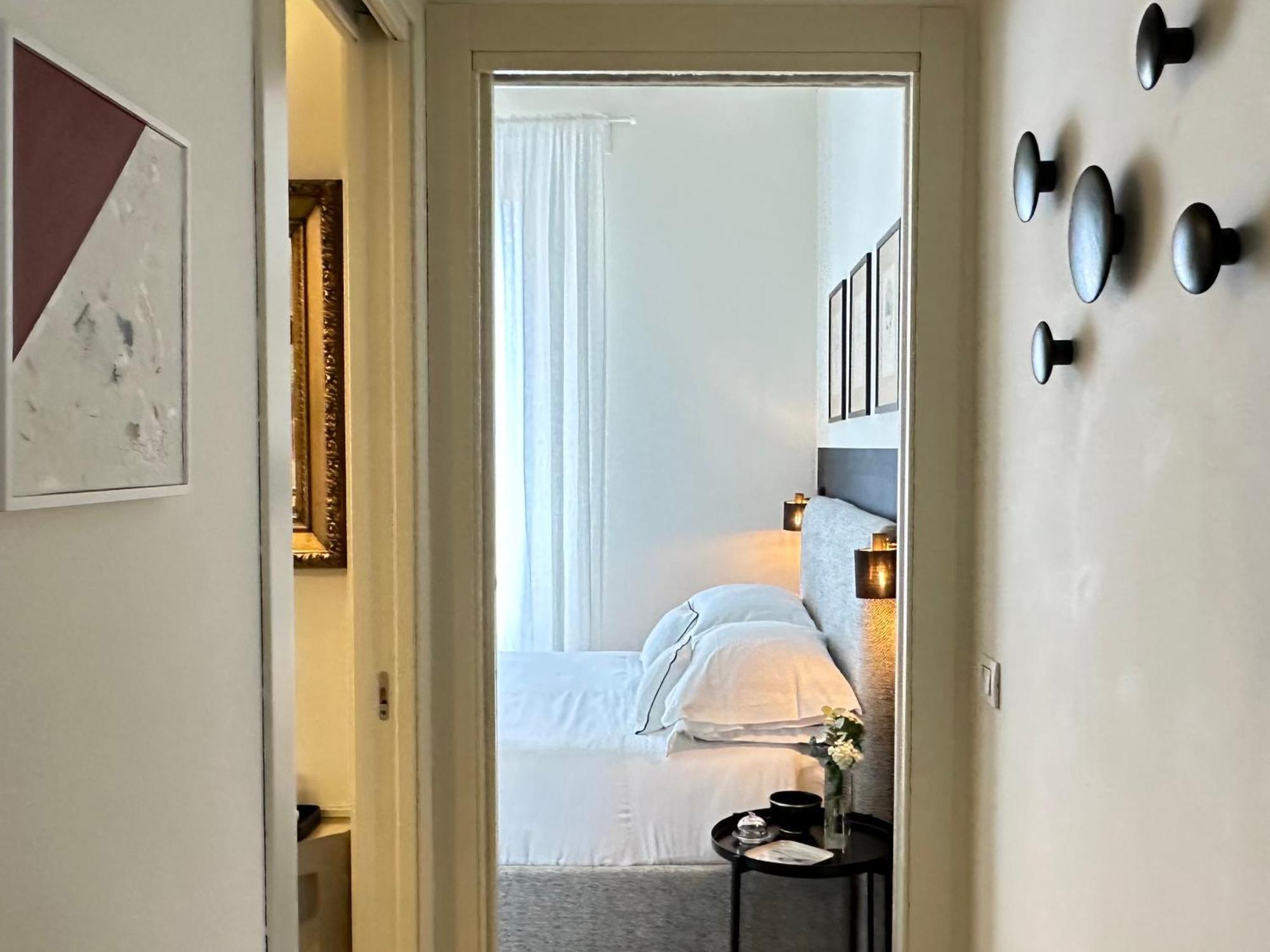 Lily Pads -Elegant Apartment- In The City Center Milano Eksteriør bilde