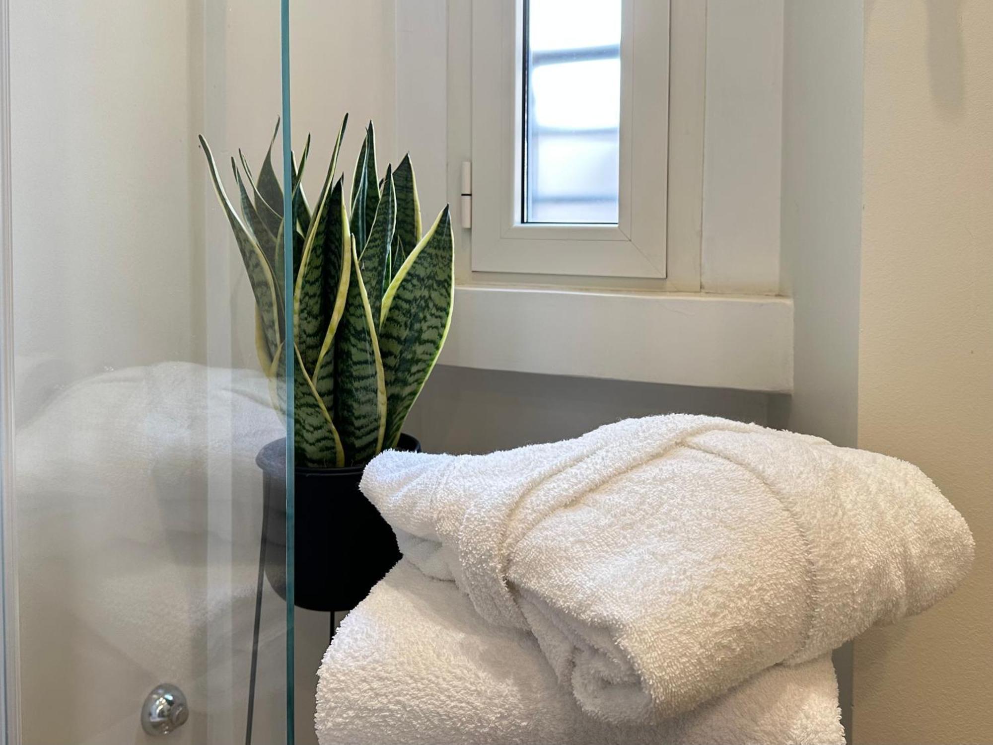 Lily Pads -Elegant Apartment- In The City Center Milano Eksteriør bilde